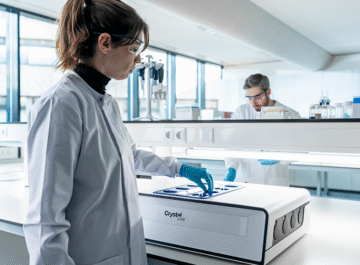 Woman using Technobis CrystalLine