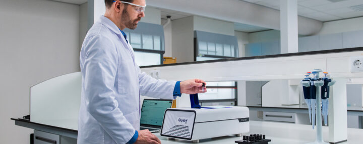 Technobis Crystal16 -kiteytyslaite